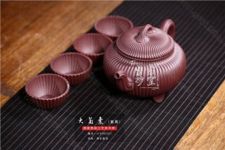 《大菊瓣套具》 《大菊瓣套具》