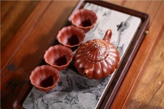 《菊瓣套具》 《菊瓣套具》